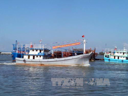 Tạo điều kiện cho ngư dân vươn khơi, bám biển ảnh 1